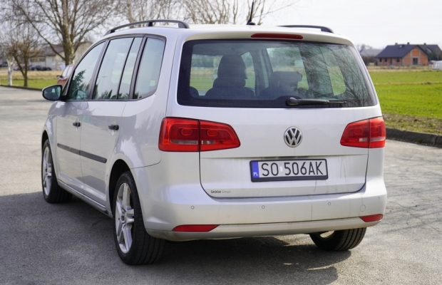 VW Touran 1.6 TDI 105 KM. Automat 2015 r oryginalny lakier - Zdjęcie 6