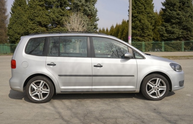VW Touran 1.6 TDI 105 KM. Automat 2015 r oryginalny lakier - Zdjęcie 4