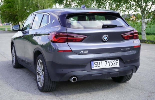 BMW X2 1.5 Hybryda Plug-in 220KM X-drive 4x4 2021r automat oryginalny - Zdjęcie 5