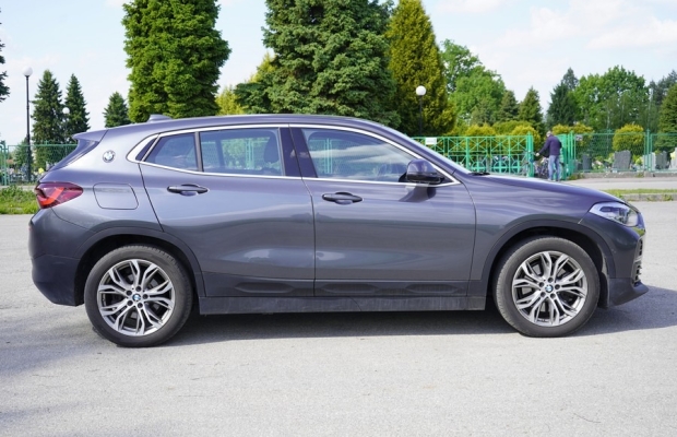 BMW X2 1.5 Hybryda Plug-in 220KM X-drive 4x4 2021r automat oryginalny - Zdjęcie 4