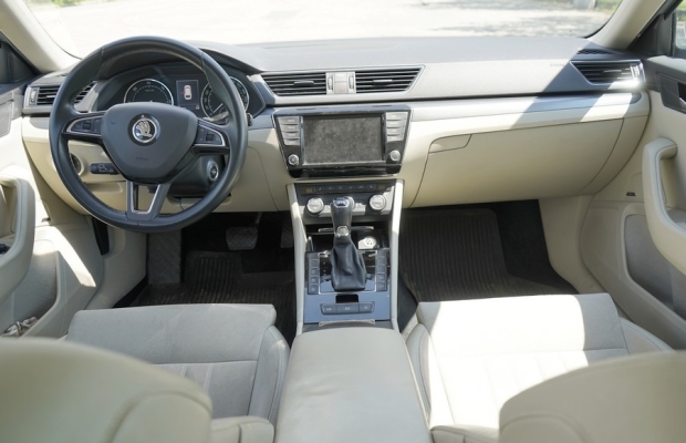 Skoda Superb III 2.0 TDI 190 KM. 4X4 automat 2017 r nawi skóra klimatronik radar 48700 zł netto +Vat od faktury - Zdjęcie 2