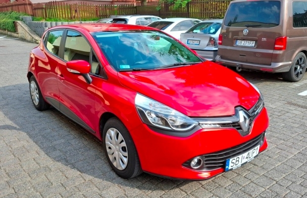 RENAULT CLIO IV SALONOWY 74.950km! Piękny Kolor FLAME RED Serwisowany Bardzo Zadbany - Zdjęcie 4