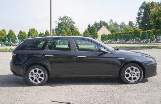 Alfa Romeo 159 1.9 JTD 150 KM. 2008 r z Włoch ZERO KOROZJI niski przebieg 200 tys. km. - Zdjęcie 4