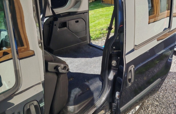 Sprzedam FIAT Doblo 1,6 Diesel 90KM - Zdjęcie 4
