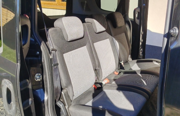Sprzedam FIAT Doblo 1,6 Diesel 90KM - Zdjęcie 6