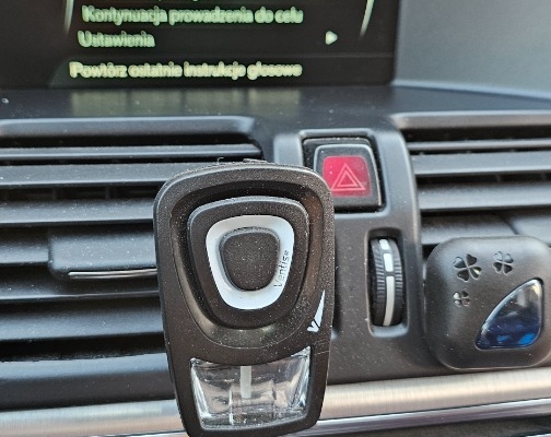Sprzedam samochód osobowy volvoxc60 - Zdjęcie 8