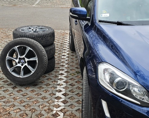 Sprzedam samochód osobowy volvoxc60 - Zdjęcie 10