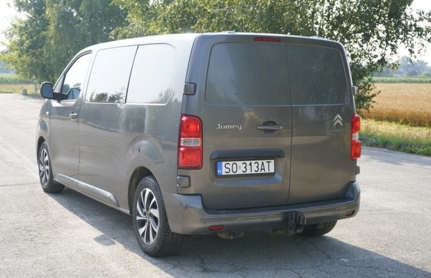 Citroen Jumpy 2.0 HDI 177 KM 2017 rok automat 6 osobowy przebieg 178 tys. km. nawigacja tempomat hak 2000 kg - Zdjęcie 3
