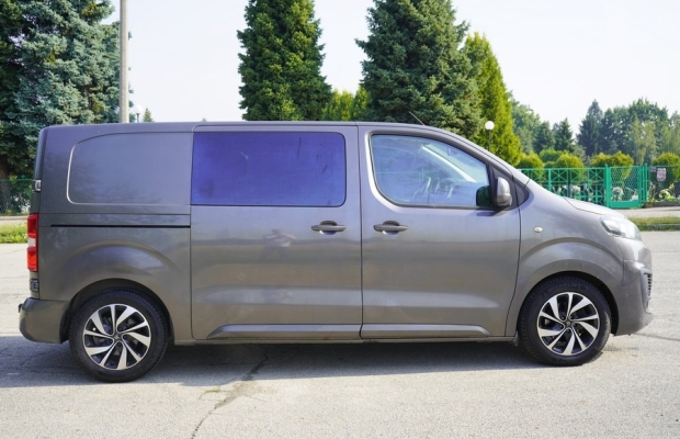 Citroen Jumpy 2.0 HDI 177 KM 2017 rok automat 6 osobowy przebieg 178 tys. km. nawigacja tempomat hak 2000 kg - Zdjęcie 4