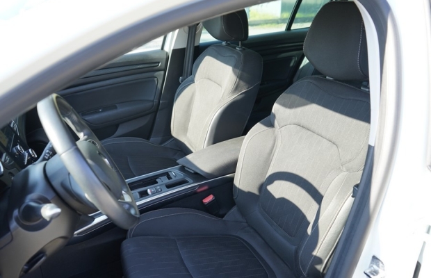 Renault Megane IV 1.3 benzyna 115 KM. 2019 r klimatronik nawigacja tempomat 100% serwisowany - Zdjęcie 7