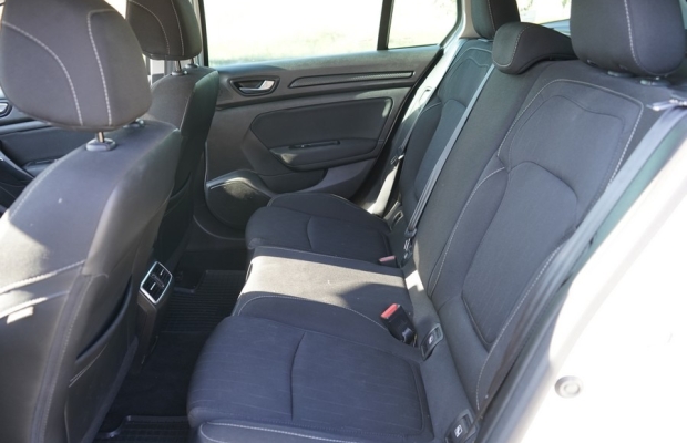 Renault Megane IV 1.3 benzyna 115 KM. 2019 r klimatronik nawigacja tempomat 100% serwisowany - Zdjęcie 9