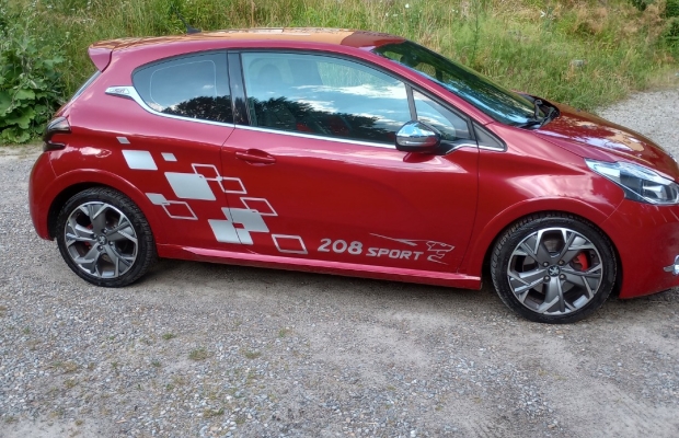 Peugeot 208 GTI 200 KM 2014 r. - Zdjęcie 9