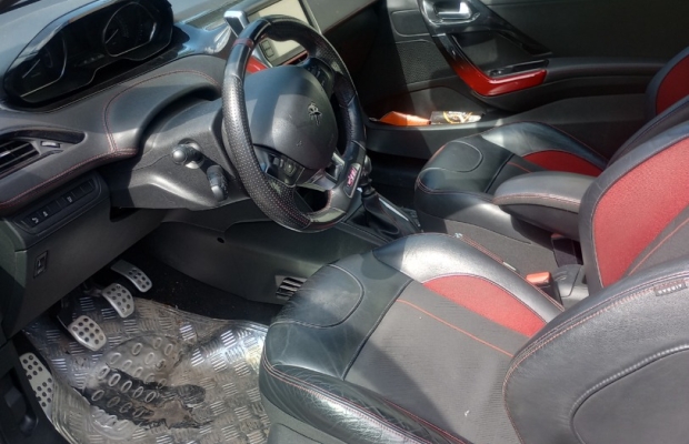 Peugeot 208 GTI 200 KM 2014 r. - Zdjęcie 3