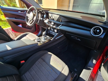 Zdjęcie: Alfa Romeo Stelvio Alfa Romeo Stelvio – rodzinny SUV z charakterem