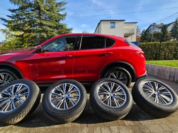 Zdjęcie: Alfa Romeo Stelvio Alfa Romeo Stelvio – rodzinny SUV z charakterem