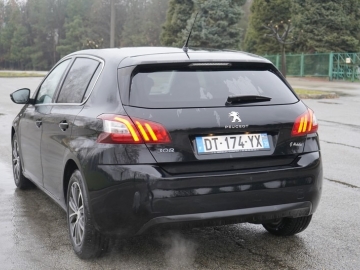 Zdjęcie: Peugeot 308 1.2 110 KM benzyna 2015 r przebieg 105 tys. km nawi tempomat