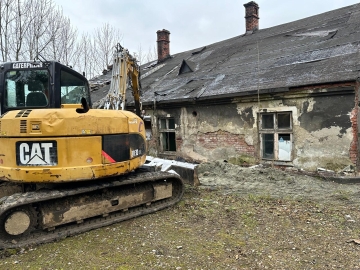 Zdjęcie: Roboty ziemne Wyburzenia rozbiórki budynków Usługi koparką Bielsko Mini koparka Bielsko 515-626-392 wyburzenia-kopmax.pl