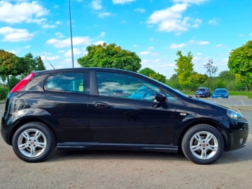 Zdjęcie: Fiat Grande Punto Benzyna 1.4 ENERGY DYNAMIC Kupiony w Polskim Salonie Serwisowany