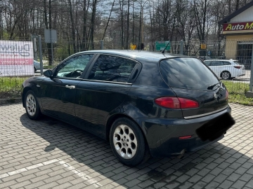 Zdjęcie: Sprzedam Alfa Romeo 147 1.6 benzyna TS