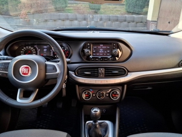 Zdjęcie: Fiat Tipo SALONOWY Klimatronic Parktronic Czarny Metalik Serwisowany Bezwypadkowy