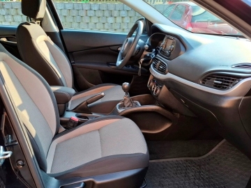 Zdjęcie: Fiat Tipo SALONOWY Klimatronic Parktronic Czarny Metalik Serwisowany Bezwypadkowy