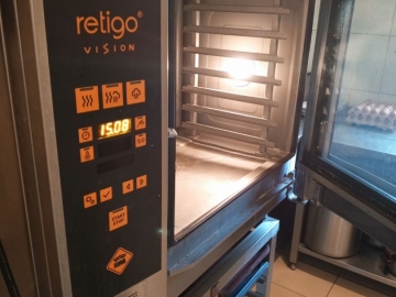 Zdjęcie: Sprzedaję piec konwekcyjno-parowy Retigo O 611 I, który był używany w naszej restauracji.