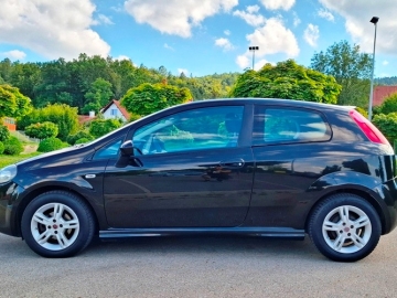 Zdjęcie: Fiat Grande Punto Benzyna 1.4 ENERGY DYNAMIC Kupiony w Polskim Salonie Serwisowany