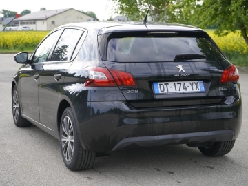 Zdjęcie: Peugeot 308 1.2 110 KM benzyna 2015 r przebieg 105 tys. km nawi tempomat