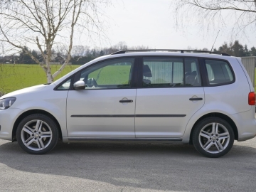 Zdjęcie: VW Touran 1.6 TDI 105 KM. Automat 2015 r oryginalny lakier