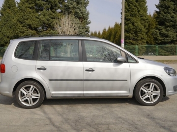 Zdjęcie: VW Touran 1.6 TDI 105 KM. Automat 2015 r oryginalny lakier